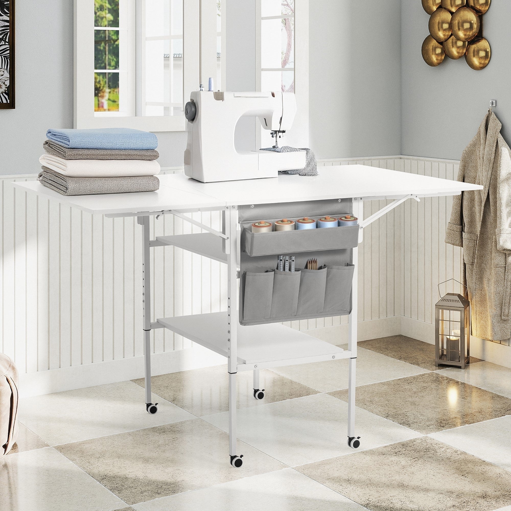 Mesa de manualidades ajustable en altura con estantes de almacenamiento, mesa de corte plegable móvil para oficina en casa, sala de costura, sala de manualidades