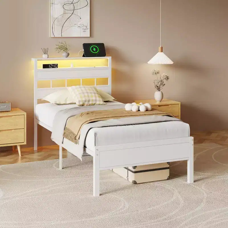 Struttura Letto a Piattaforma Matrimoniale Bianca con Testiera Libreria, Luci LED, Stazione di Ricarica, Supporto in Metallo, Nessun Box Spring Necessario, per Camera Bambini/Dormitorio