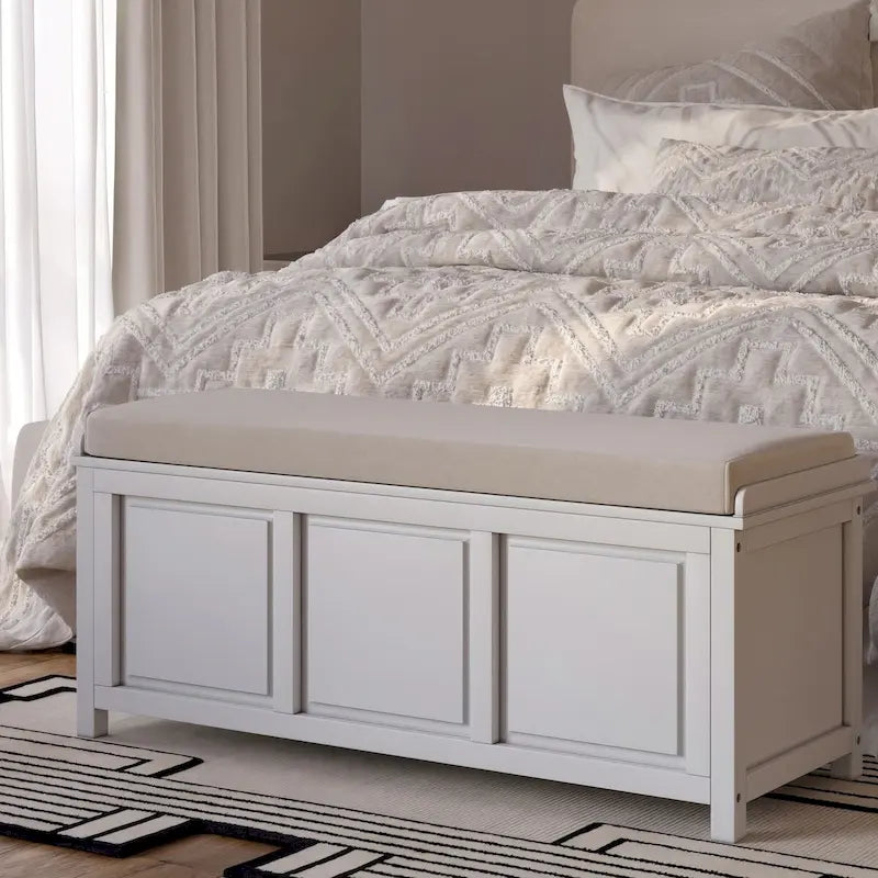 Banco de almacenamiento con tapa abierta de madera maciza John Louis Home