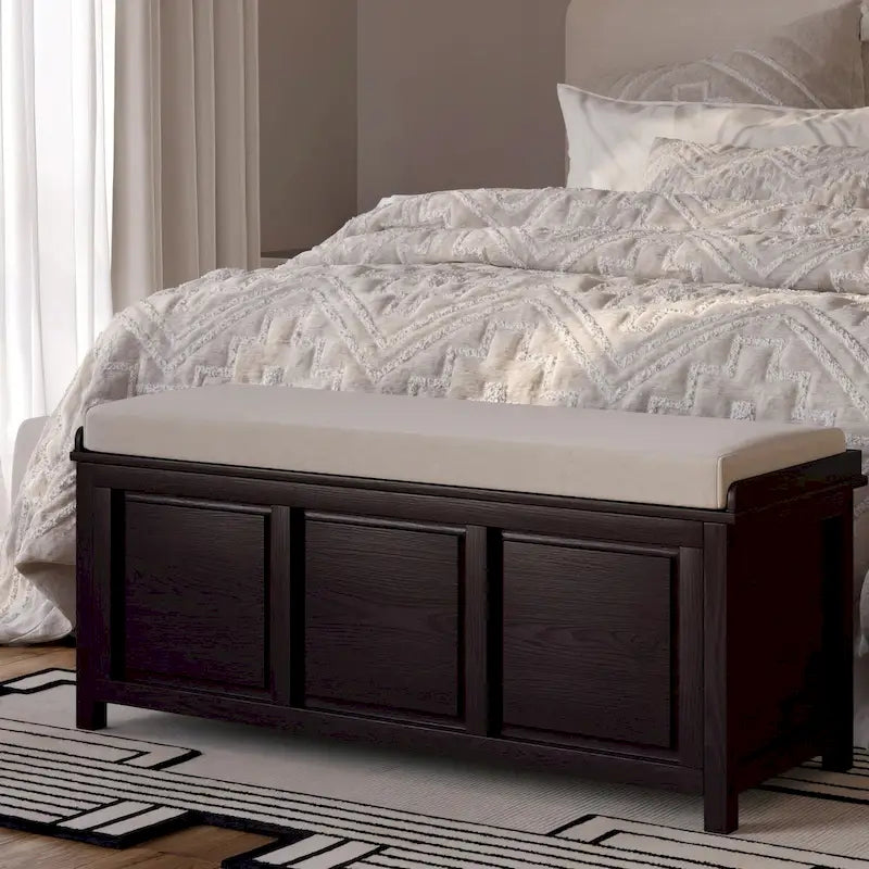 Banco de almacenamiento con tapa abierta de madera maciza John Louis Home