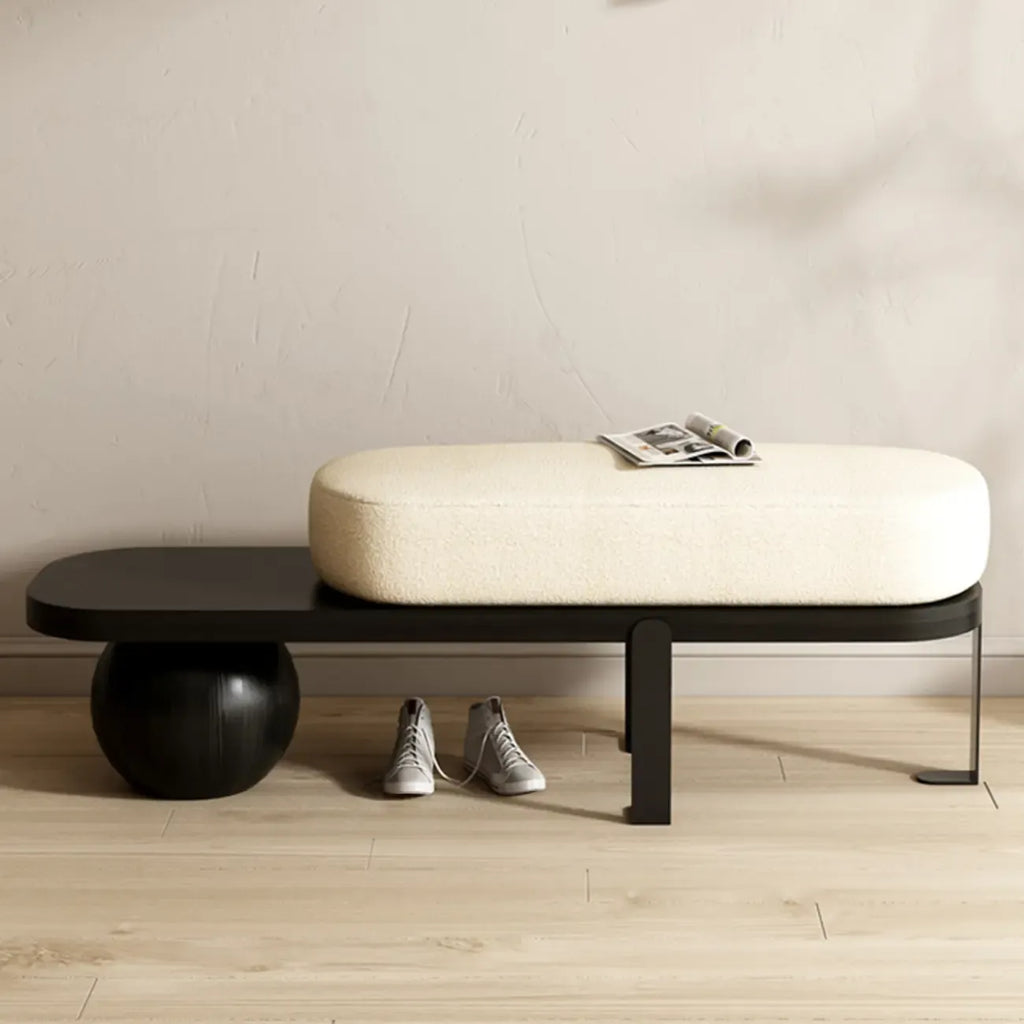 Banco bajo tapizado de madera moderna de color beige