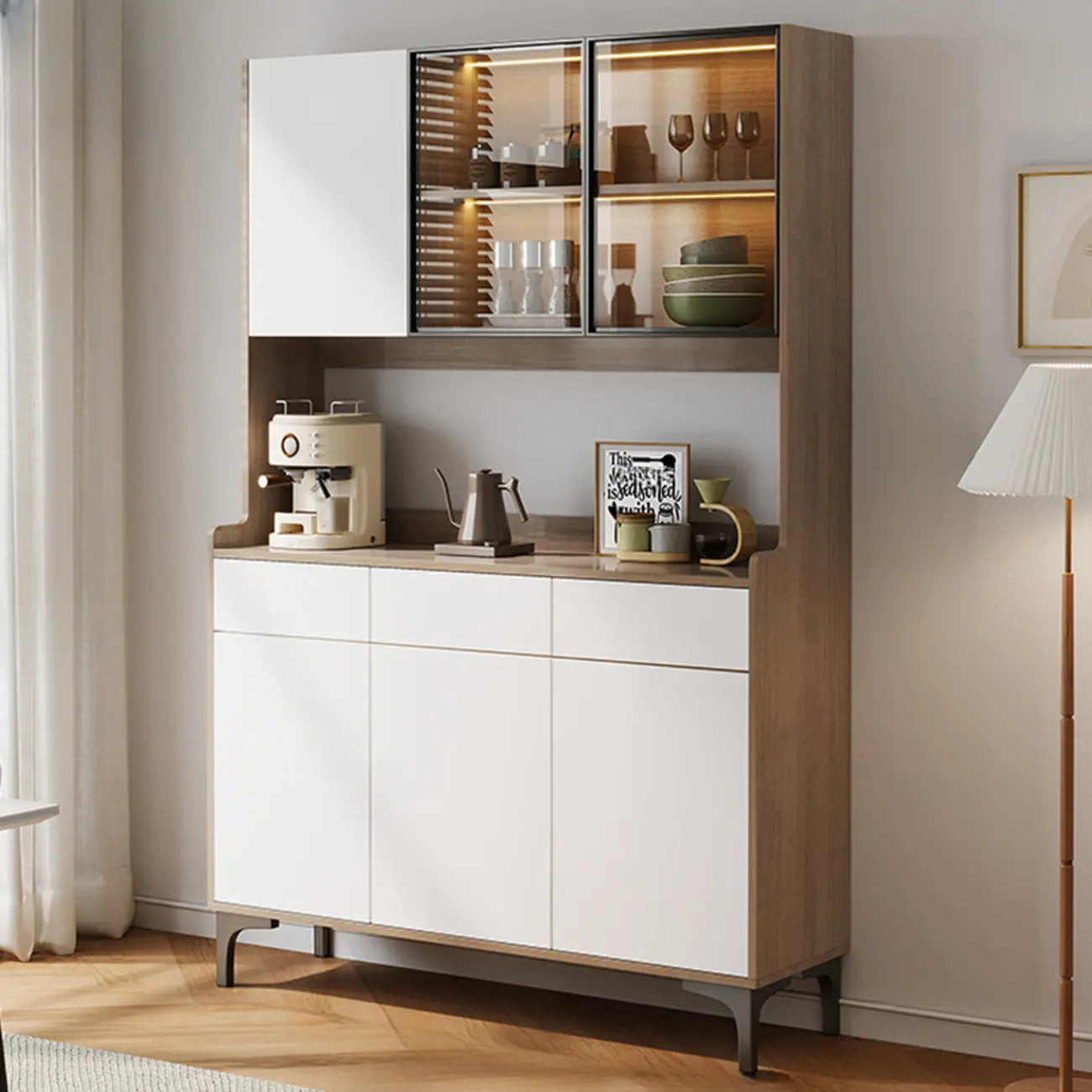 Aparador grande de madera con puertas de cristal y vitrina superior