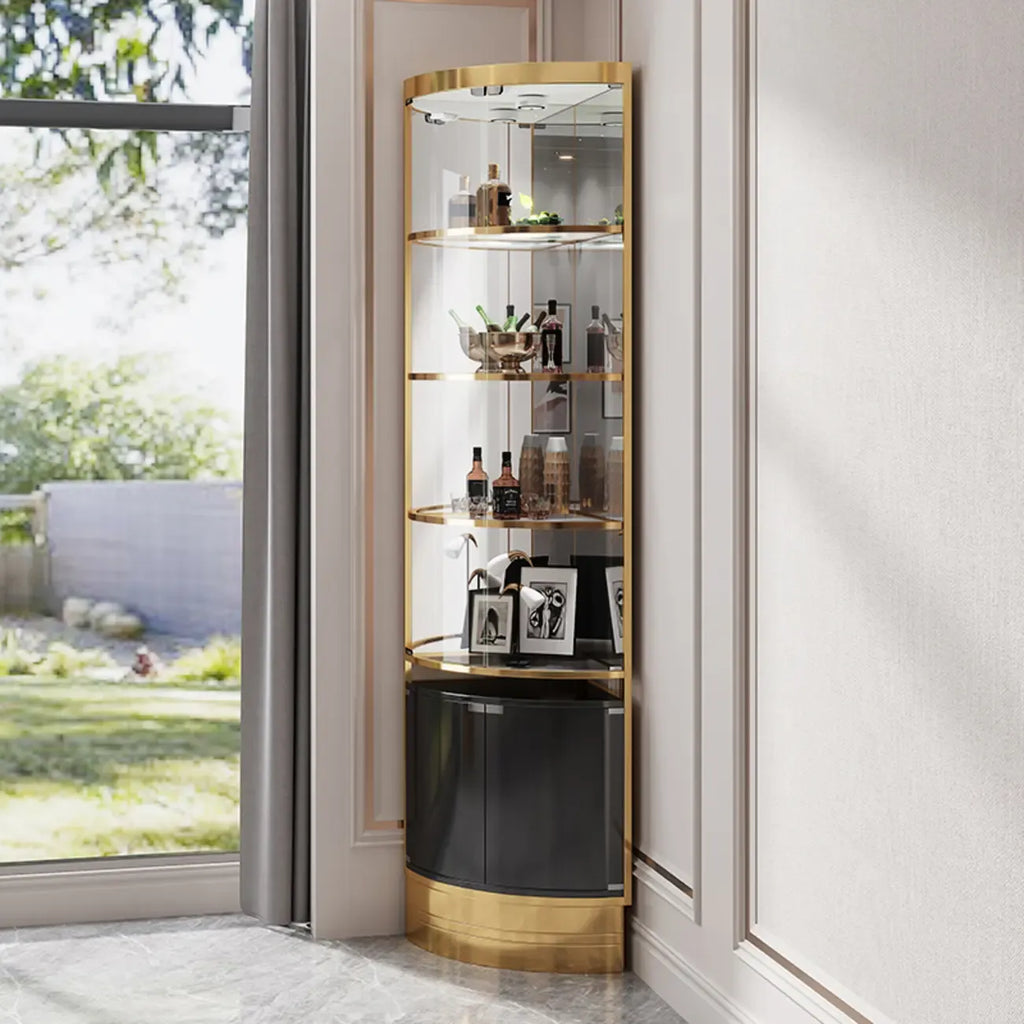 Vitrina esquinera para vinos con estantes de cristal y metal de varios niveles