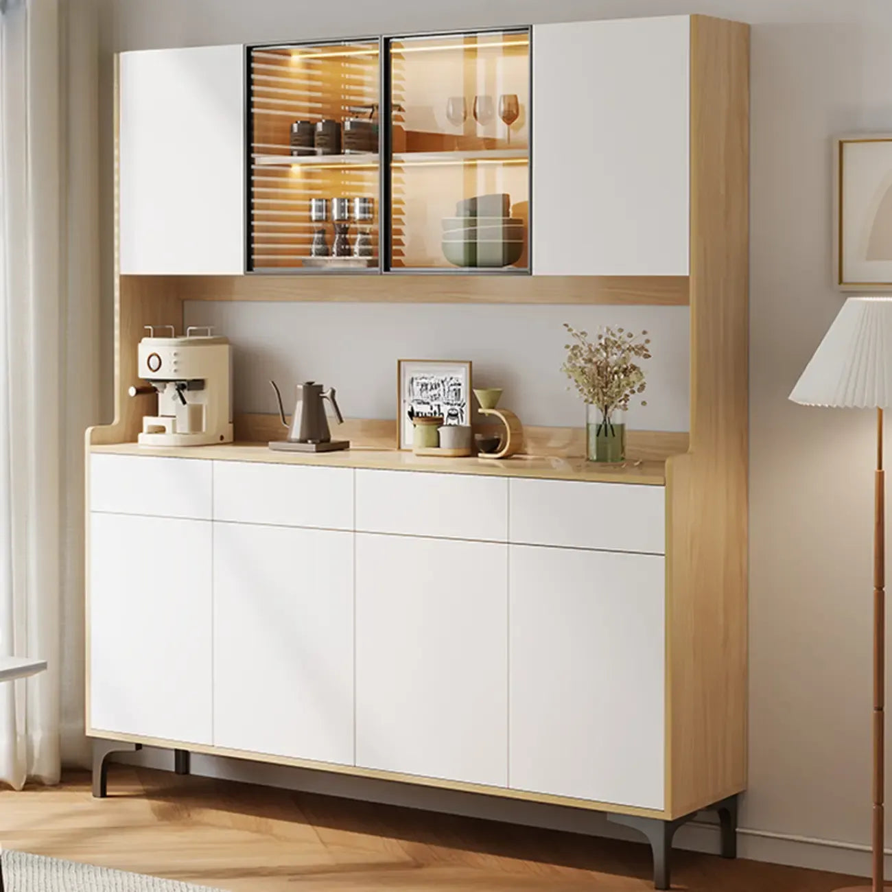 Aparador grande de madera con puertas de cristal y vitrina superior