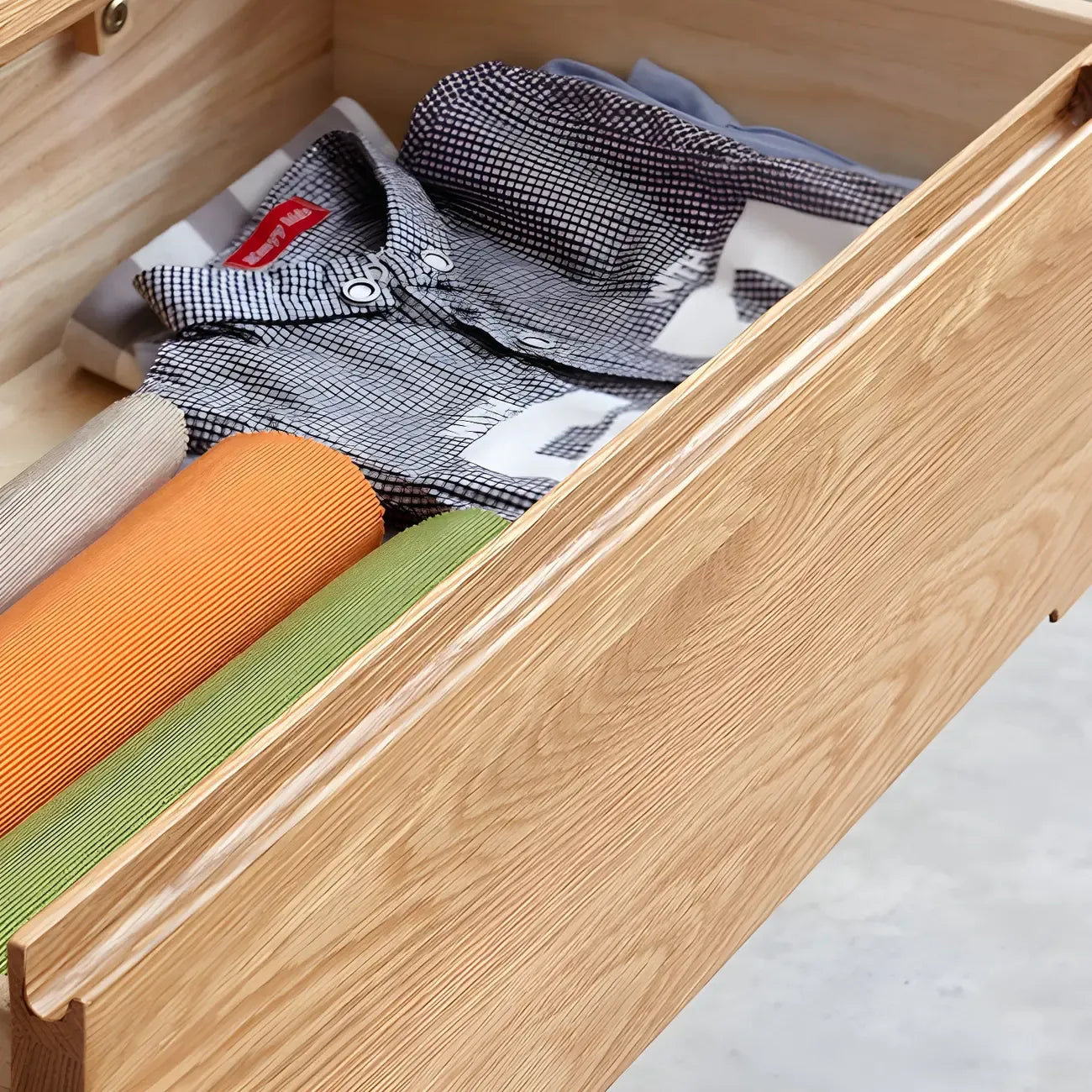 Cómoda doble tradicional de madera de roble natural para dormitorio
