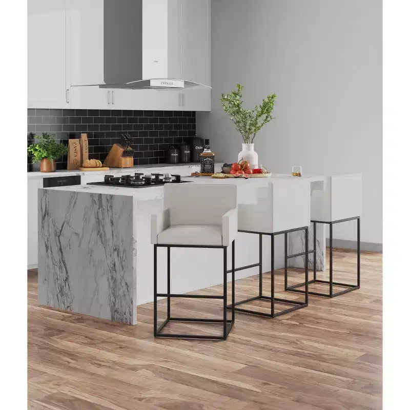 Sgabello da bar moderno con braccioli, altezza bancone - Seduta in vera pelle, gambe in metallo, completamente assemblato