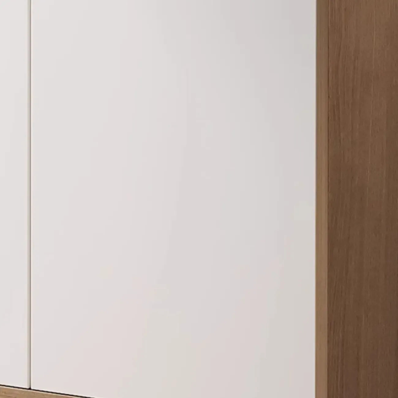 Aparador grande de madera con puertas de cristal y vitrina superior