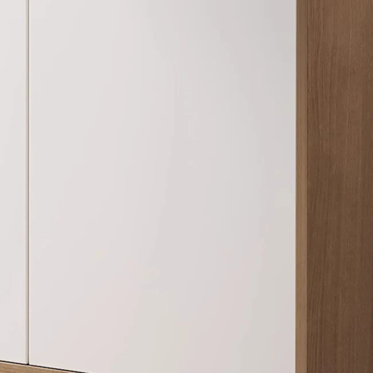 Aparador grande de madera con puertas de cristal y vitrina superior
